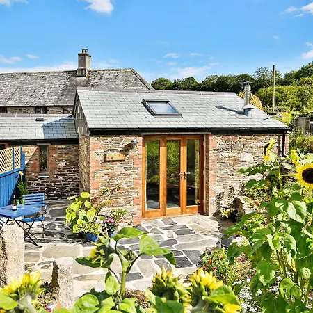 Cornwall The Old Piggery Apartment